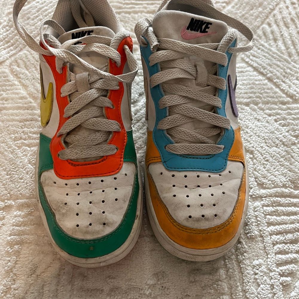 Nike Green and Orange Sneakers Vibrant Design